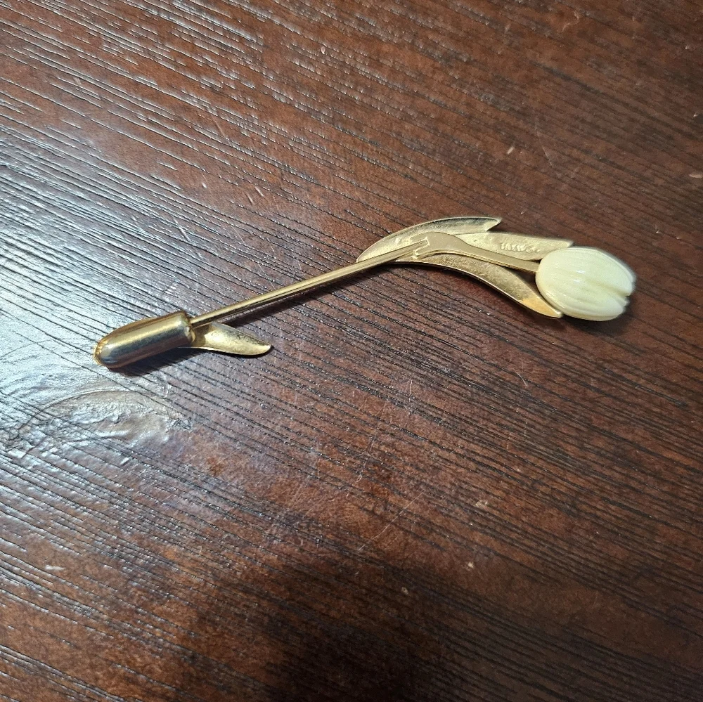 Avon Tulip Brooch/Pin